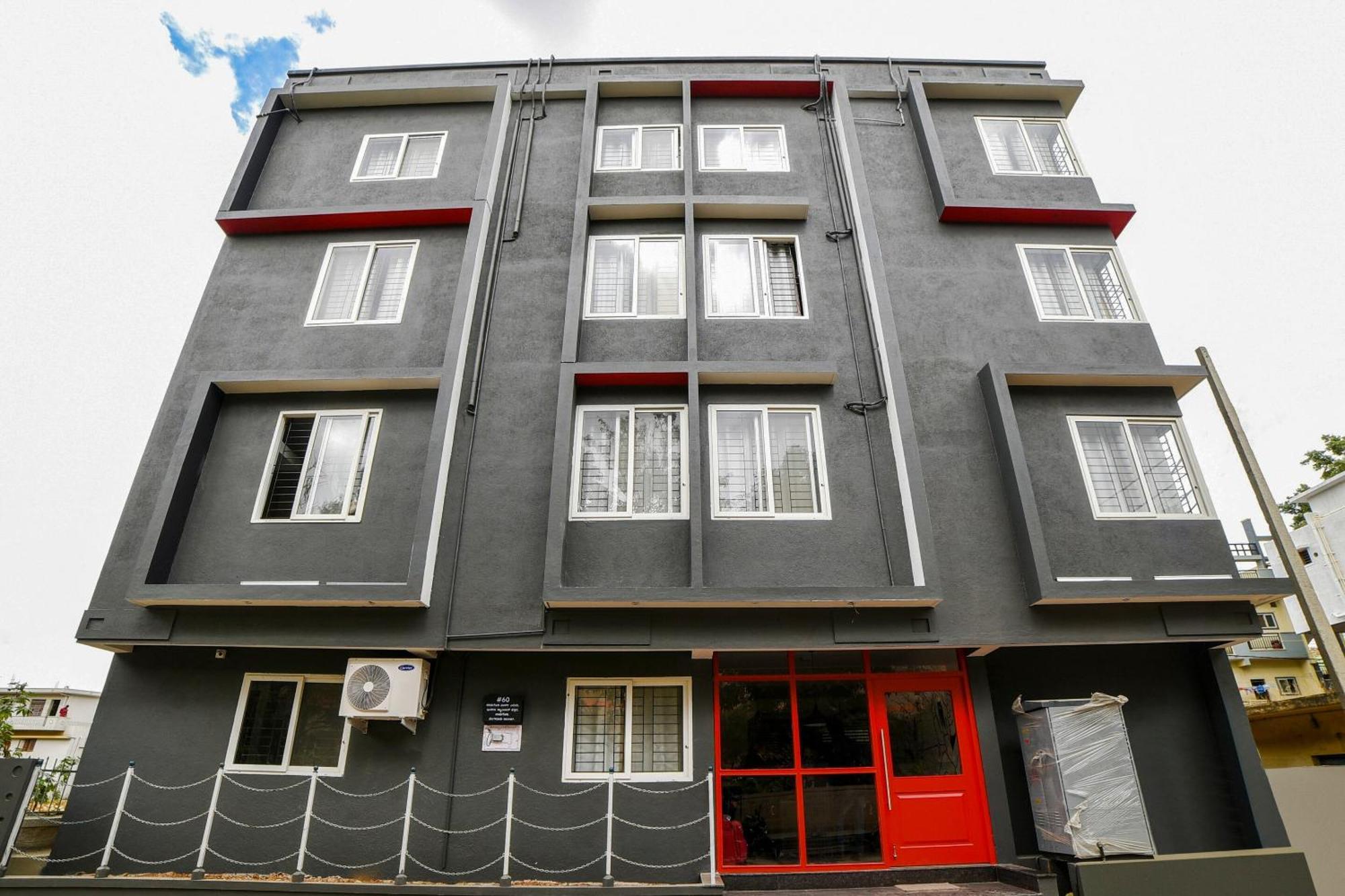 Townhouse Sarvar Hospitality Near Ascendas Park Square Mall Bangalore Exterior foto