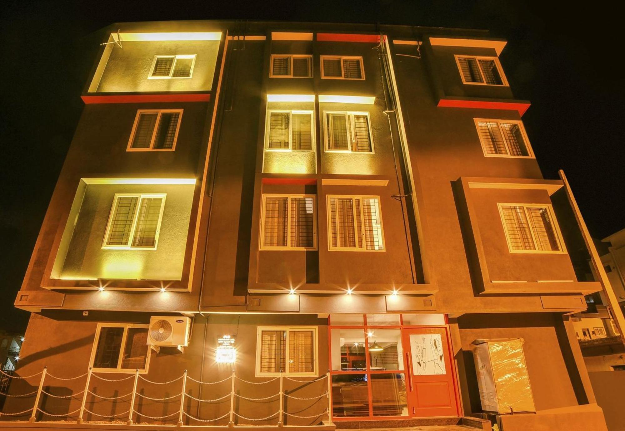 Townhouse Sarvar Hospitality Near Ascendas Park Square Mall Bangalore Exterior foto