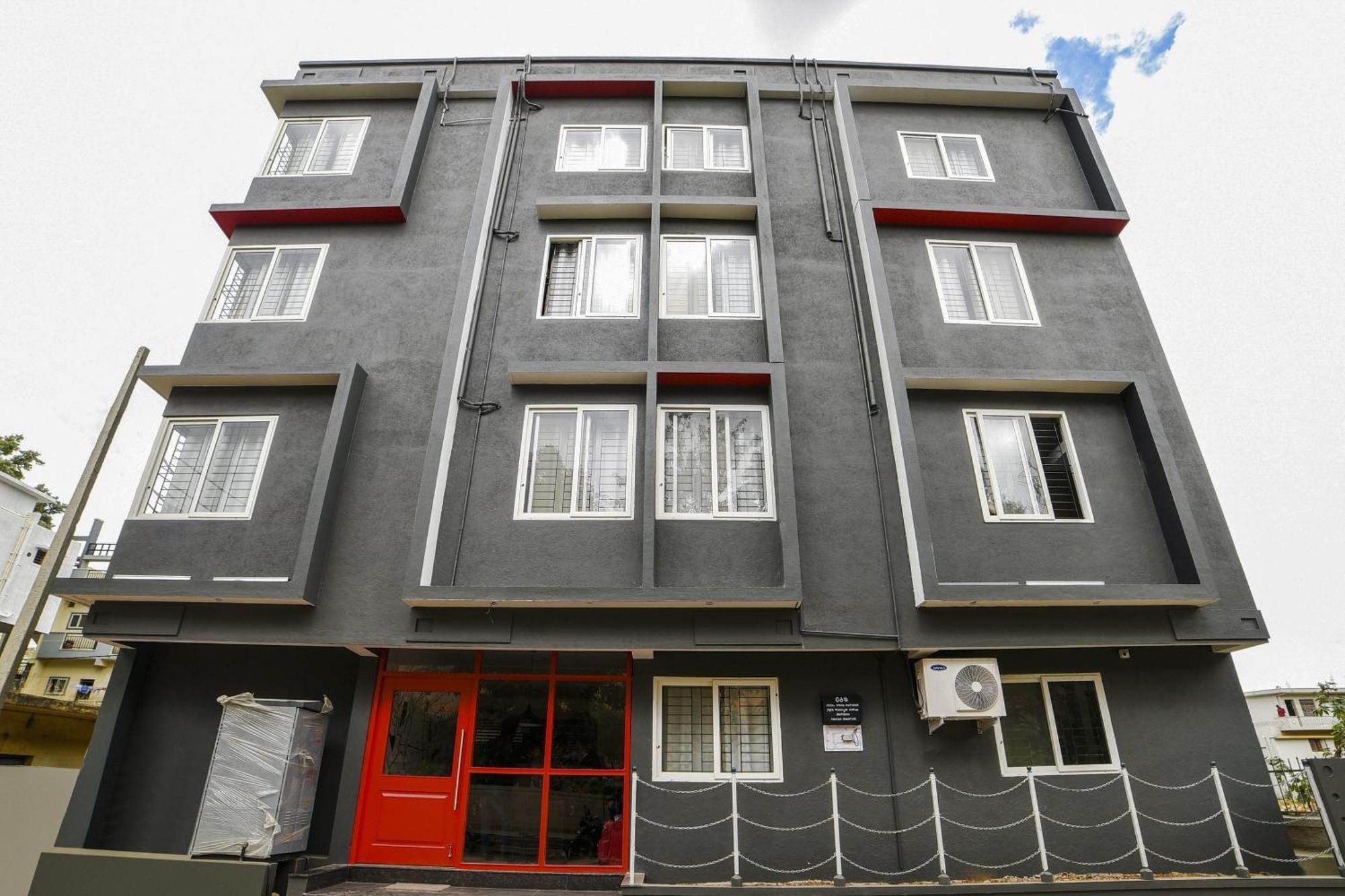 Townhouse Sarvar Hospitality Near Ascendas Park Square Mall Bangalore Exterior foto